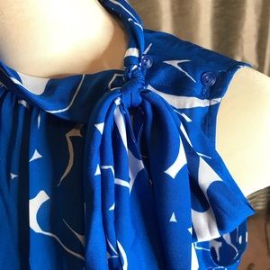 NWT Liz Claiborne blue and white floral blouse